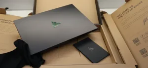 Razer Blade 18 laptop unboxing