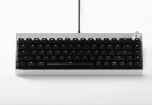 Wallhack estrena el K-001 HE, un teclado gaming con switches magnéticos y aire ochentero