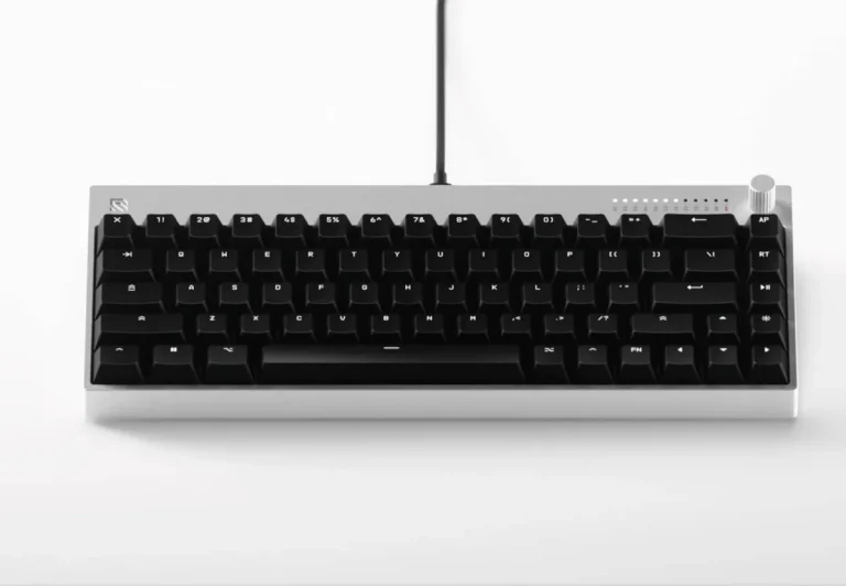 Wallhack estrena el K-001 HE, un teclado gaming con switches magnéticos y aire ochentero Wallhack estrena el K-001 HE, un teclado gaming con switches magnéticos y aire ochentero