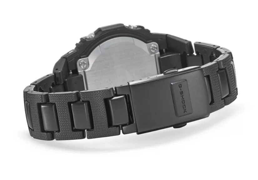 Casio G-Shock Frogman novedades — The metal core band on the Casio G-Shock GW-M610UBC.