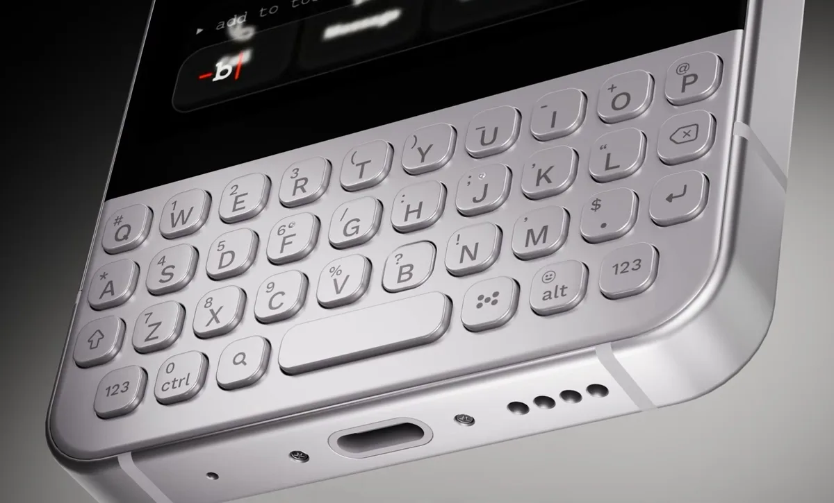 The Minimal Phone 2 doesn't have an audio jack like its predecessor.