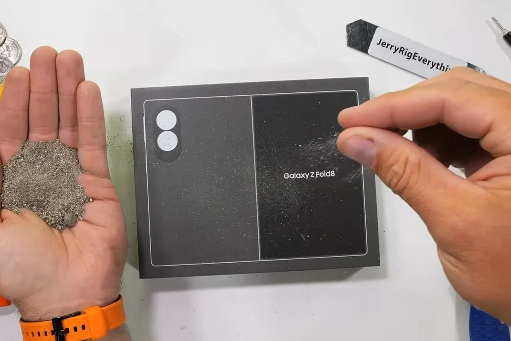 El Galaxy Z Fold 8 aguanta el doblado extremo, pero el rayado de siempre sigue ahi samsung galaxy z fold 8 test — El Galaxy Z Fold 8 aguanta el doblado extremo, pero el rayado de siempre sigue ahi