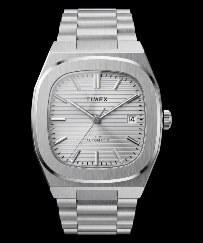 Timex E Line — Timex agranda su E Line a 38 mm con máquina Miyota vista al descubierto