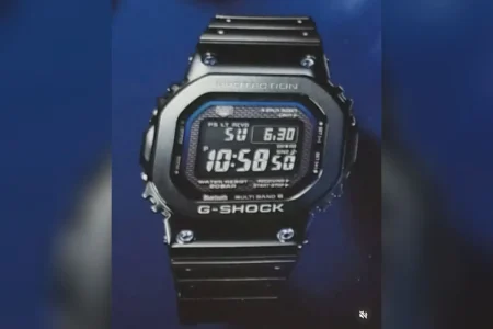 El G-Shock GMW-B5000SB-1A2 aparece con zafiros y acabado negro Casio GMW-B5000SB-1A2 zafiro — El G-Shock GMW-B5000SB-1A2 aparece con zafiros y acabado negro