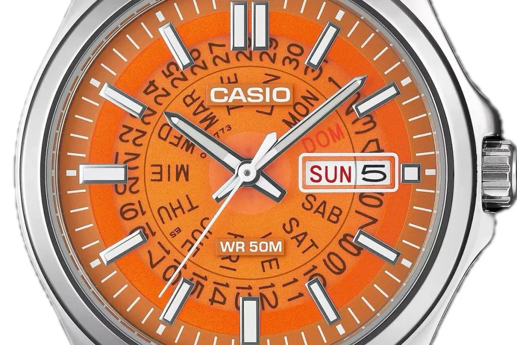 Casio MTP-E740 reloj translúcido — El Casio MTP-E740 ya está disponible, pero solo en dos colores