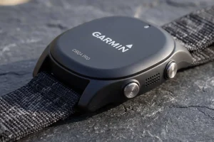 CIRQA tracker físico Garmin — Garmin prepara una CIRQA Pro con botones físicos y altavoz