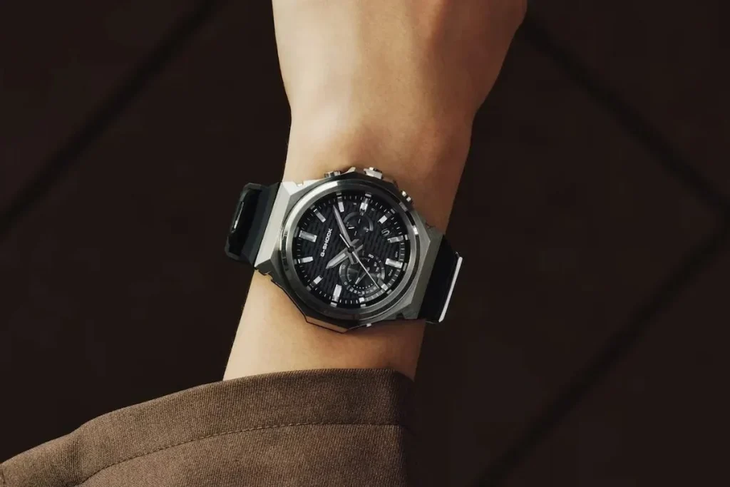 Casio lleva a EE. UU. sus G-Steel más finos con carga solar GST-B1000 reloj solar Casio — Casio lleva a EE. UU. sus G-Steel más finos con carga solar
