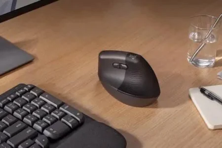 El Logitech Lift baja a 37 euros en Amazon y el stock se agota ratón vertical ergonómico Logitech — El Logitech Lift baja a 37 euros en Amazon y el stock se agota