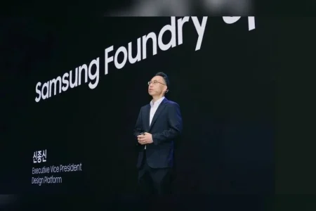Samsung equipo AX/PI robots — Samsung crea un equipo para automatizar sus fábricas de chips con robots