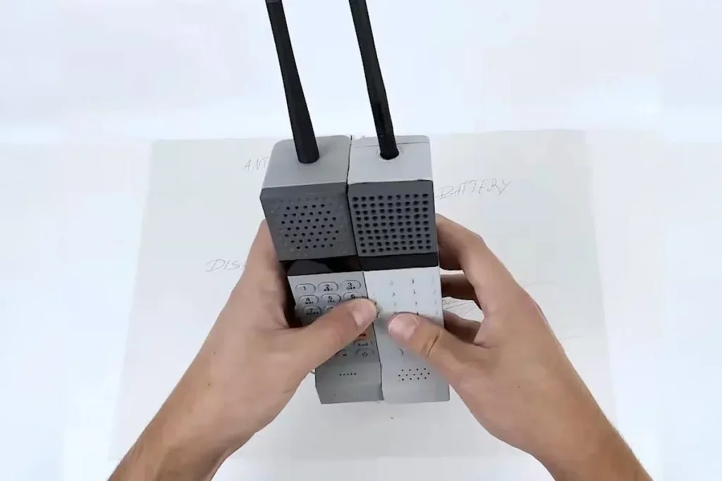 Kevin Noki lanza el ADHD One, un móvil retro impreso en 3D sin internet que solo hace llamadas Kevin Noki lanza el ADHD One, un móvil retro impreso en 3D sin internet que solo hace llamadas