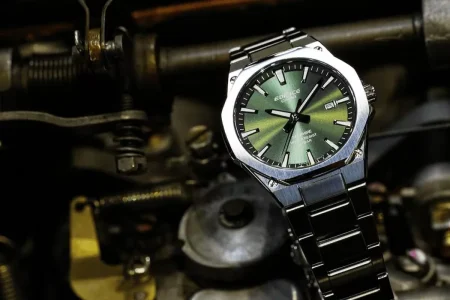 casio edifice slim — Casio prepara los Edifice EFR-SE108D, relojes finos de 8 mm en cuatro colores