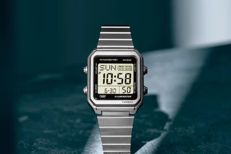 Casio W-221HD-1A — Casio añade a su web de Tailandia un reloj digital cuadrado con correa de acero