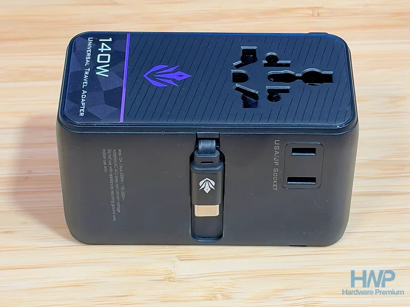Cable USB-C retráctil y toma lateral USA/JP del cargador ELO Phase