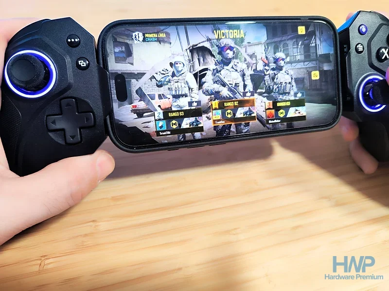 iPhone 18 Pro en el Elo Vagabond con la pantalla de victoria de Call of Duty: Mobile