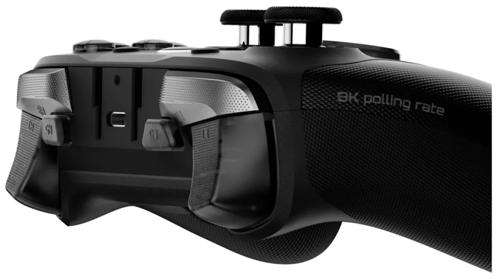 Mando negro GameSir G7 Pro 8K visto en ángulo