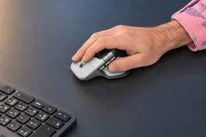 Logitech MX Master 4 — El MX Master 4 estrena edición para desarrolladores con anotaciones de código grabadas