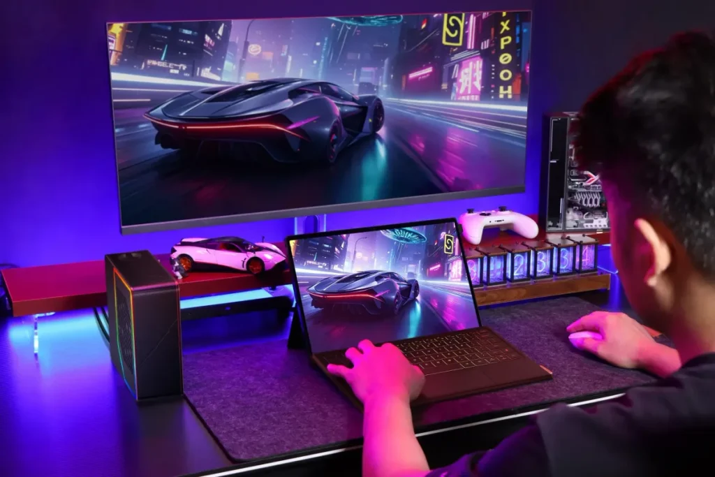 ONEXPLAYER Super X Pro en escritorio con monitores externos