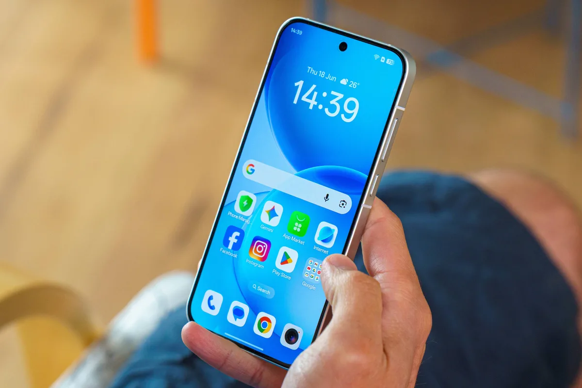 Vista del Oppo Reno16 Pro, modelo anterior al próximo Oppo Reno17 Pro