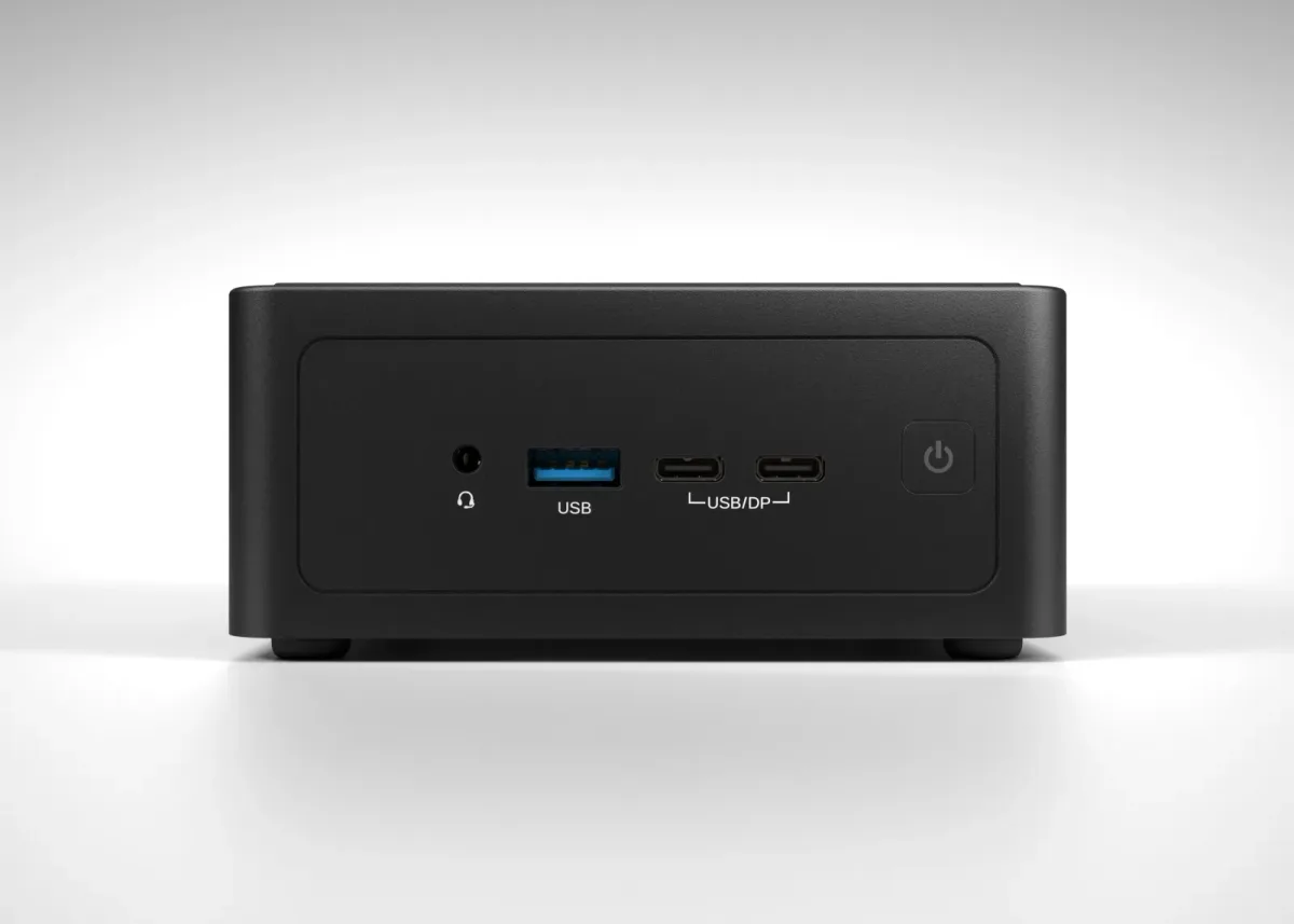 Frontal del TUXEDO Nano Pro Gen15 con jack de audio, USB, dos USB-C y botón de encendido