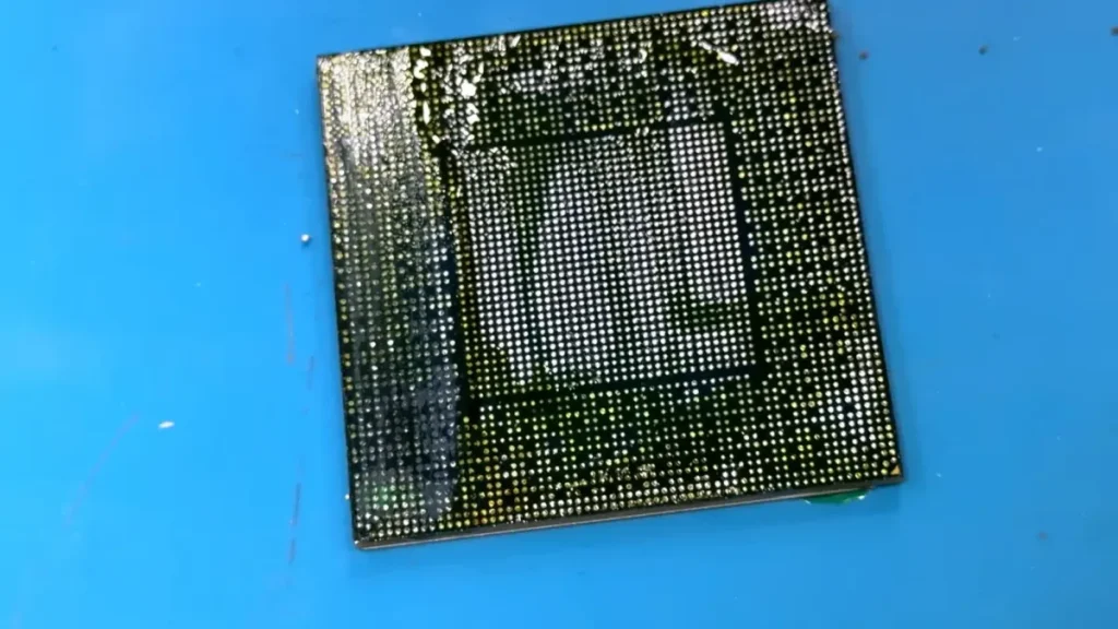 Parte inferior del encapsulado GPU falso con matriz de contactos
