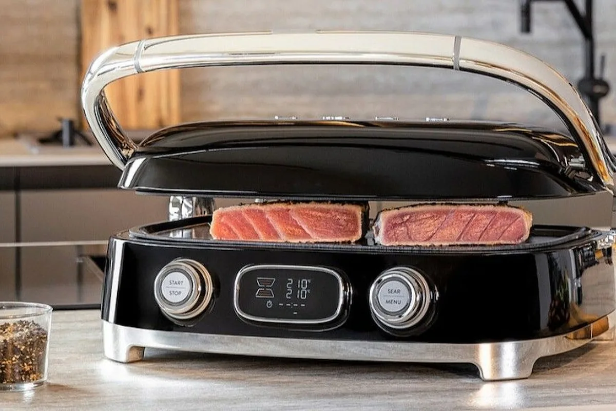 Smeg lanza su parrilla retro 3 en 1: del pescado a las hamburguesas y los gofres belgas