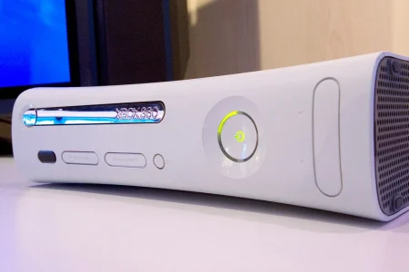 Un modder completa el hackeo de la Xbox 360 con un chip de 4 dólares tras nueve años Xbox 360 mod — Un modder completa el hackeo de la Xbox 360 con un chip de 4 dólares tras nueve años